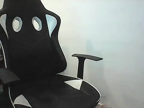 Kalel17073 online show from 06-18-26, 04:11