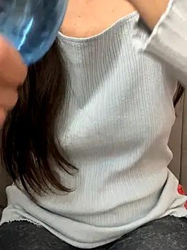 Snapshot of SHARONRodrig chatting on 11-03-25, 08:43 SHARONRodrig online show from 11-03-25, 08:43