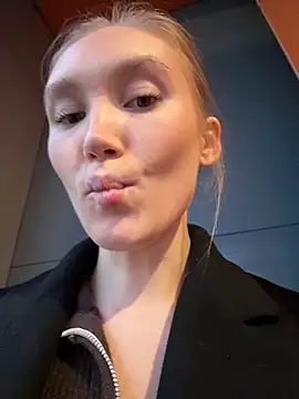 MariaTull online show from 10-29-25, 01:46