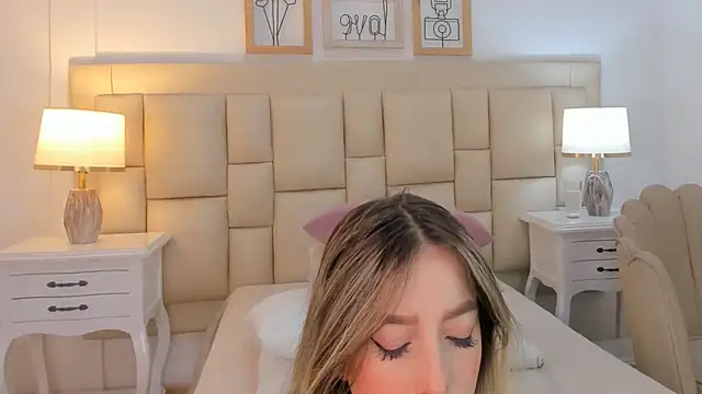 Meredit Lane online show from 12-11-24, 03:02