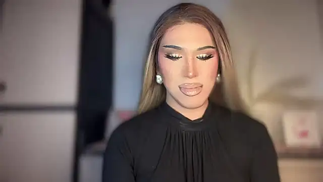 Ts glamxxxx online show from 12-17-25, 01:55