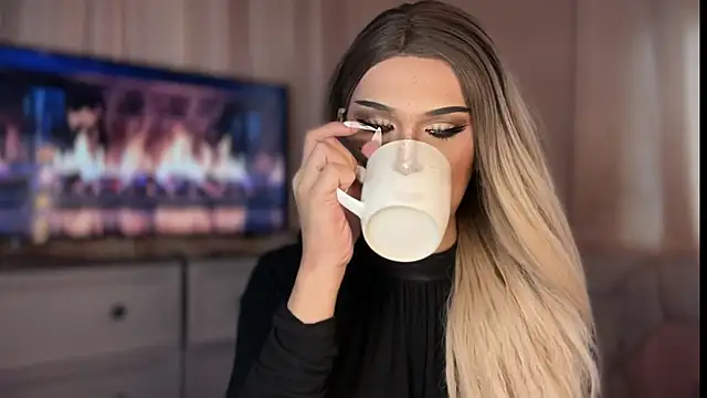 Ts glamxxxx online show from 04-23-26, 01:18