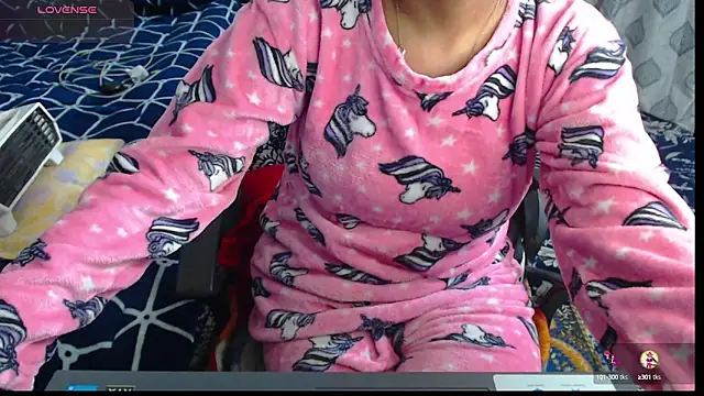 Snapshot of sexyrihana1 chatting on 12-20-24, 08:06 sexyrihana1 online show from 12-20-24, 08:06