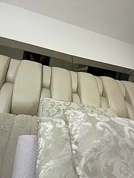 ALISSON FOXXX1 online show from 04-21-26, 10:56