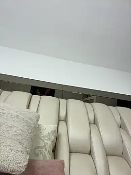 ALISSON FOXXX1 online show from 04-25-26, 10:51