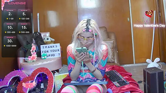 Snapshot of Skinygirl chatting on 12-04-24, 02:42 Skinygirl online show from 12-04-24, 02:42
