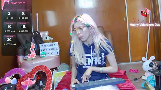 Snapshot of Skinygirl chatting on 12-05-24, 12:30 Skinygirl online show from 12-05-24, 12:30