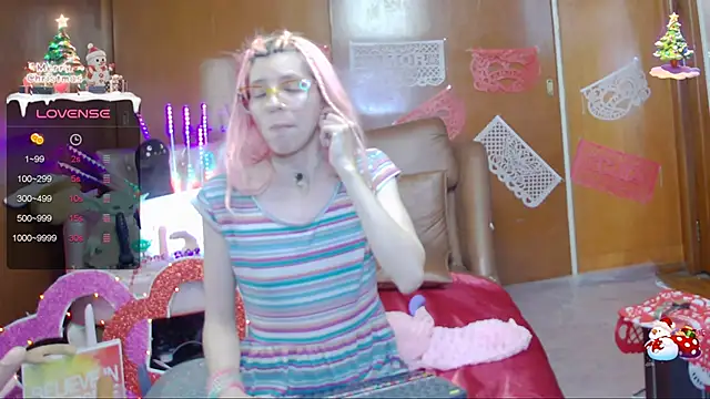 Snapshot of Skinygirl chatting on 02-05-25, 03:02 Skinygirl online show from 02-05-25, 03:02