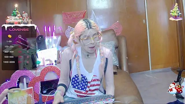 Snapshot of Skinygirl chatting on 02-20-25, 01:03 Skinygirl online show from 02-20-25, 01:03