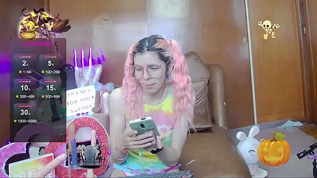 Snapshot of Skinygirl chatting on 11-02-25, 07:05 Skinygirl online show from 11-02-25, 07:05