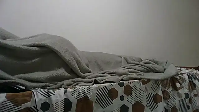 Juninho10c online show from 12-18-25, 04:07