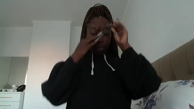 Snapshot of MadamIndigo chatting on 12-21-24, 02:26 MadamIndigo online show from 12-21-24, 02:26