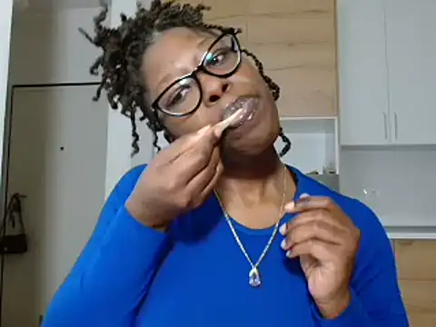 MadamIndigo online show from 01-15-26, 05:27