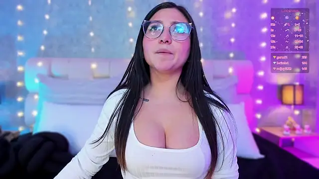 lucy neil online show from 12-28-24, 01:08