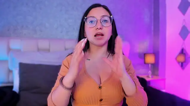 lucy neil online show from 02-07-25, 11:34