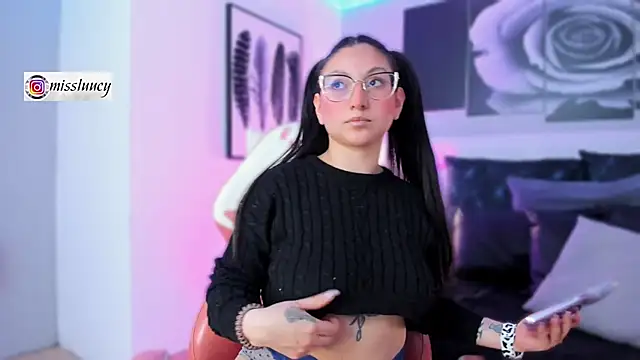 lucy neil online show from 09-22-25, 07:05