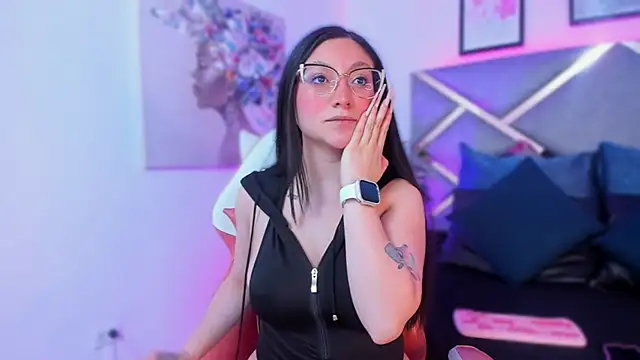 lucy neil online show from 10-10-25, 02:32