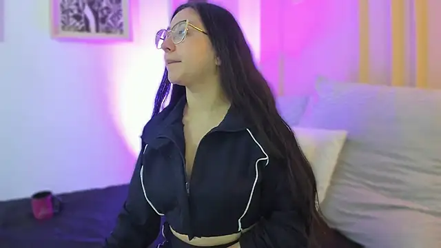 lucy neil online show from 02-22-26, 02:34