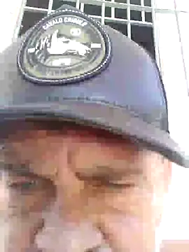 Snapshot of Peludo173317 chatting on 02-25-25, 01:06 Peludo173317 online show from 02-25-25, 01:06