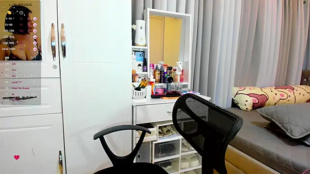 Snapshot of FuckDollNicky chatting on 12-10-24, 05:39 FuckDollNicky online show from 12-10-24, 05:39