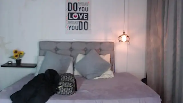 vaness weet online show from 01-16-25, 01:48