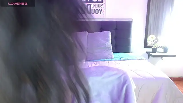 vaness weet online show from 10-26-25, 07:53