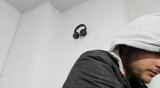 tuyo1995 online show from 03-06-25, 08:08