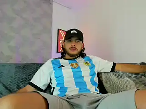 tuyo1995 online show from 11-09-25, 06:17