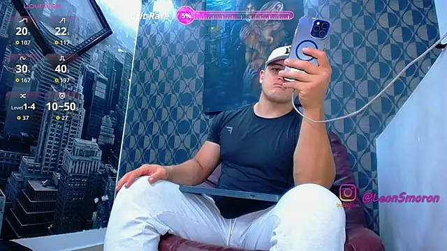 Snapshot of Leonsmoron chatting on 06-05-26, 02:51 Leonsmoron online show from 06-05-26, 02:51