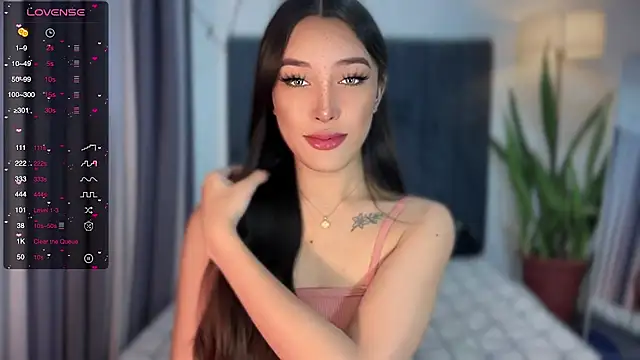 Snapshot of wiggle_nibble chatting on 10-05-25, 02:48 wiggle nibble online show from 10-05-25, 02:48