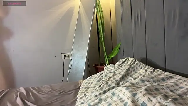 Snapshot of wiggle_nibble chatting on 01-17-26, 07:28 wiggle nibble online show from 01-17-26, 07:28