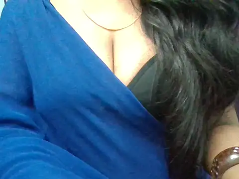 Snapshot of Roopshikha39 chatting on 10-10-25, 07:13 Roopshikha39 online show from 10-10-25, 07:13