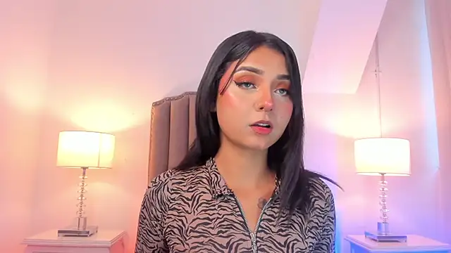 Snapshot of Emma_Torres__ chatting on 01-16-25, 12:09 Emma Torres online show from 01-16-25, 12:09