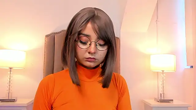 Snapshot of Emma_Torres__ chatting on 02-24-25, 12:05 Emma Torres online show from 02-24-25, 12:05