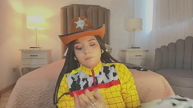 Snapshot of Emma_Torres__ chatting on 11-15-25, 12:23 Emma Torres online show from 11-15-25, 12:23