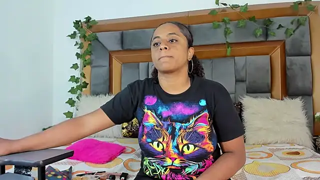 BellaKarla online show from 03-08-25, 01:57