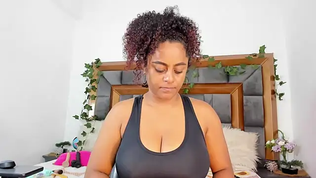 BellaKarla online show from 03-11-25, 11:04