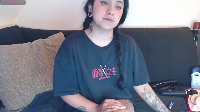 Snapshot of AbsentaVert chatting on 10-06-25, 09:23 AbsentaVert online show from 10-06-25, 09:23