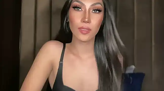 Snapshot of Bella_Gordon chatting on 12-17-24, 12:22 Bella Gordon online show from 12-17-24, 12:22