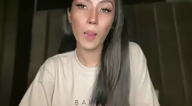 Snapshot of Bella_Gordon chatting on 01-22-25, 01:32 Bella Gordon online show from 01-22-25, 01:32