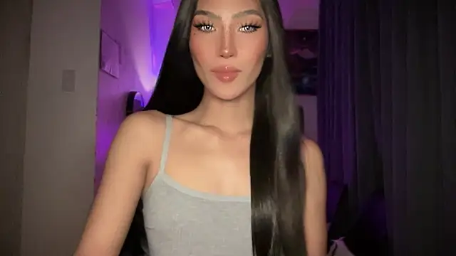 Snapshot of Bella_Gordon chatting on 10-07-25, 12:46 Bella Gordon online show from 10-07-25, 12:46