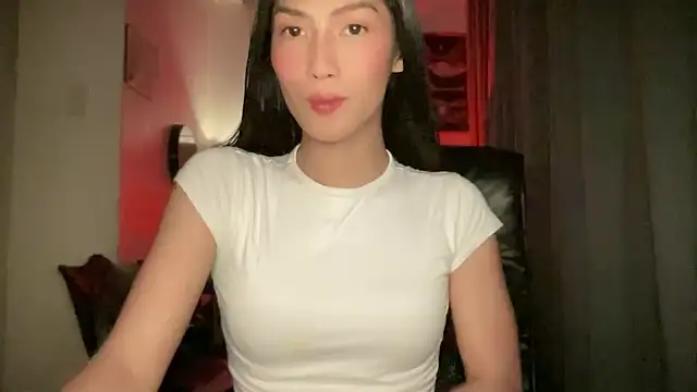 Snapshot of Bella_Gordon chatting on 10-13-25, 04:51 Bella Gordon online show from 10-13-25, 04:51