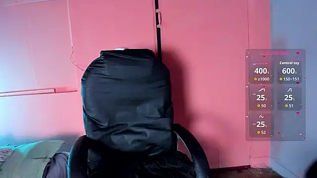 Snapshot of Desipleasure chatting on 10-13-25, 05:02 Desipleasure online show from 10-13-25, 05:02