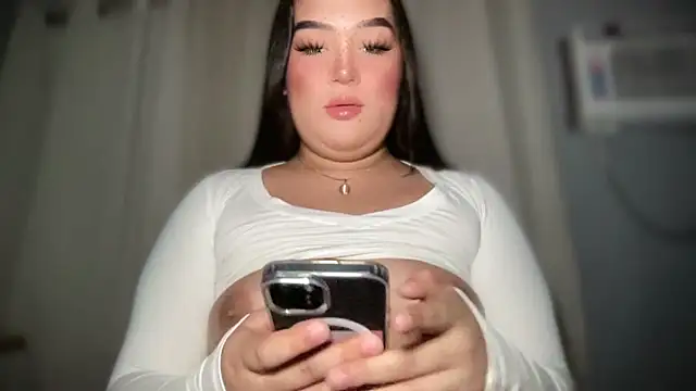 Snapshot of MissCataleyaxxx chatting on 12-14-25, 11:04 MissCataleyaxxx online show from 12-14-25, 11:04