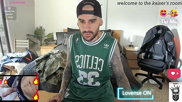 Snapshot of kaiser679_ chatting on 09-10-25, 04:40 kaiser679 online show from 09-10-25, 04:40