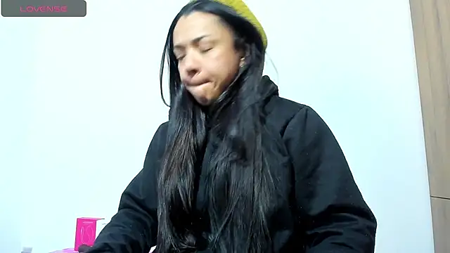 Bessie32 online show from 12-18-25, 10:54