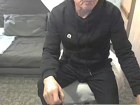 kiam471 online show from 11-12-25, 06:52