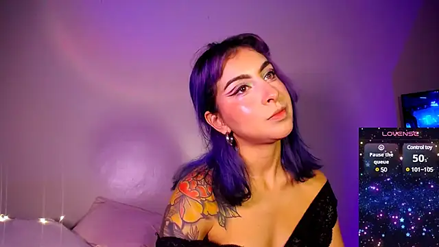 Cinamoonn online show from 12-15-24, 09:09