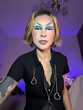 Cinamoonn online show from 11-16-25, 05:18