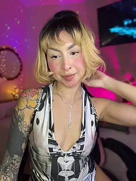 Cinamoonn online show from 04-28-26, 06:13